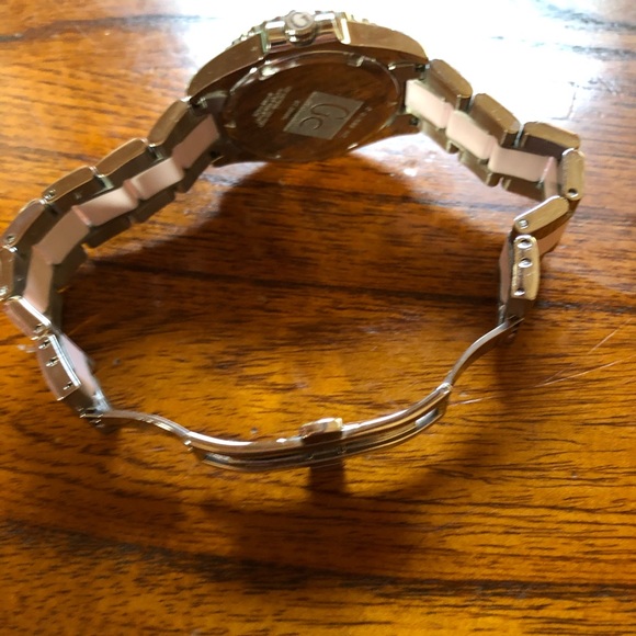 Pink Guess Enameled Collection Sport Class Ladies Watch Swiss Made GC 29005L - Picture 5 of 9